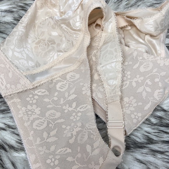 NWT PLAYTEX WIRELESS BRA 46D - Picture 6 of 7